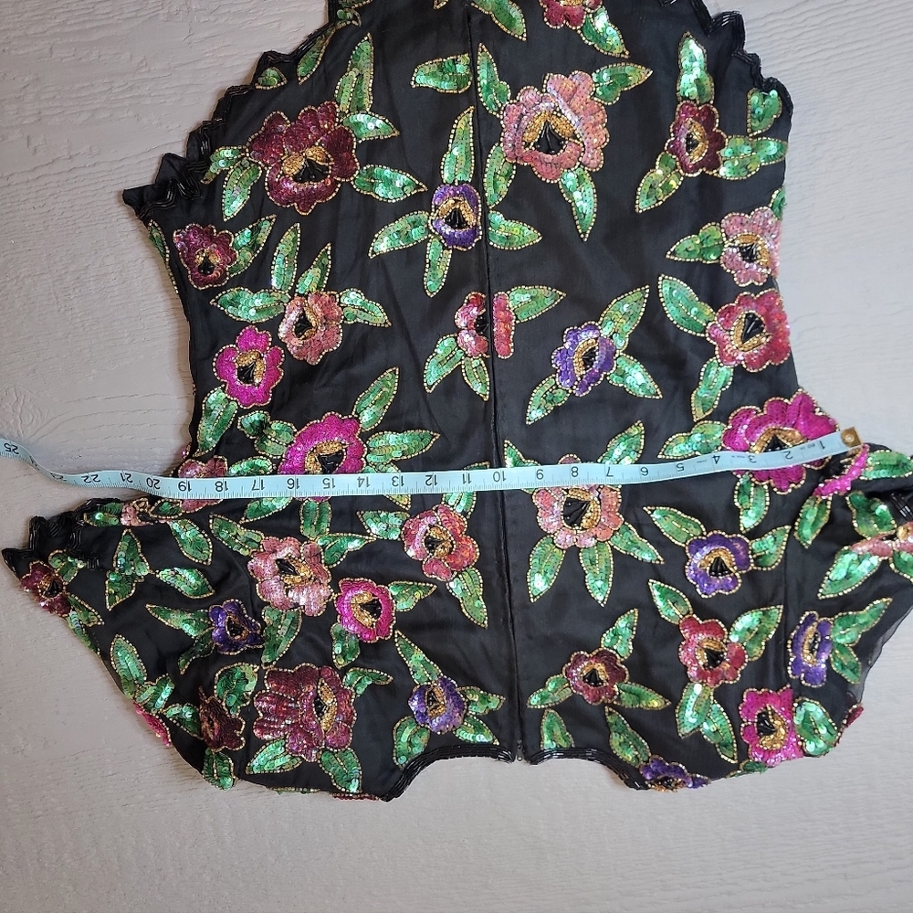 ♡Laurence Kazar Black Floral Sequin Short Sleeve Top B-21 - Picture 5 of 8